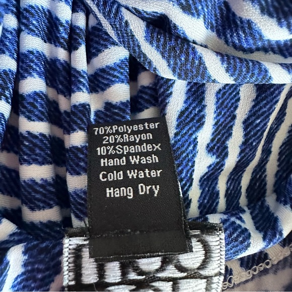 CLARA SUN WOO Womens Size Small Short Sleeve Stretch Top Pullover Blue Print - Picture 8 of 8